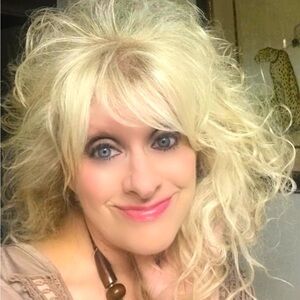 Meet your Posher, Teresa